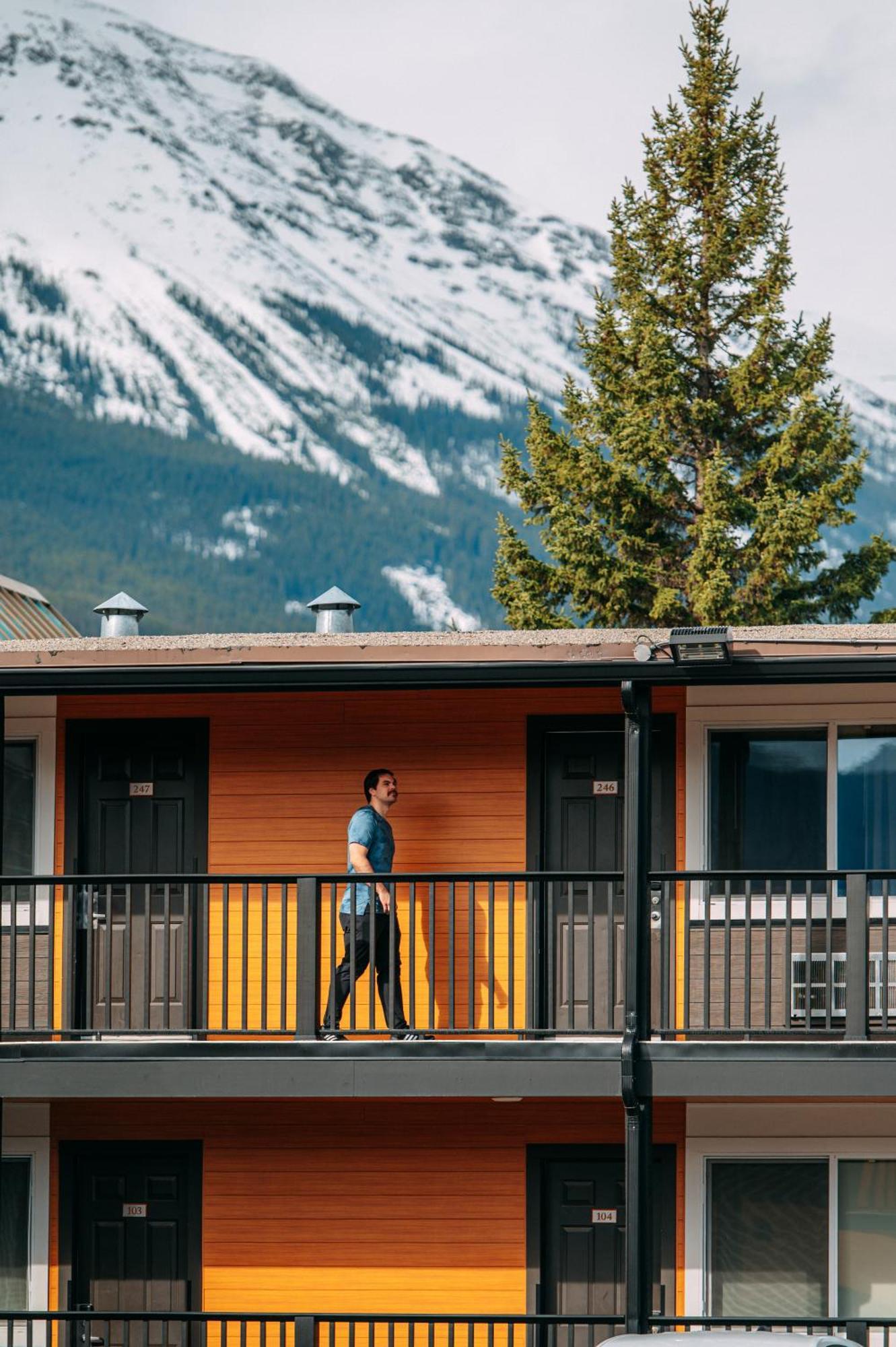 Mount Robson Inn Jasper Kültér fotó
